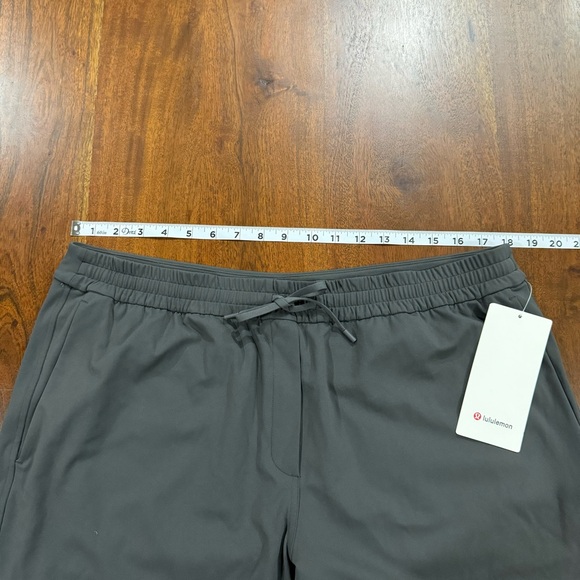 New! Lululemon Tapered-Leg Mid-Rise Crop Pants 25” Luxtreme Size XL - Picture 9 of 11